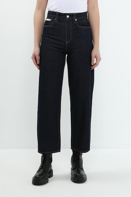 Джинсы однотонные укороченные Calvin Klein Jeans