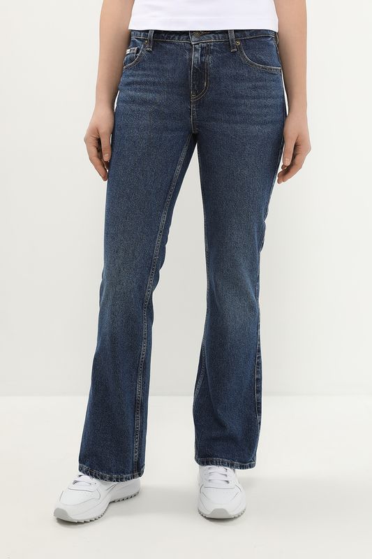 Джинсы с эффектом потертости Guess Jeans