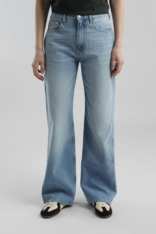 Джинсы с эффектом потертости Tommy Jeans