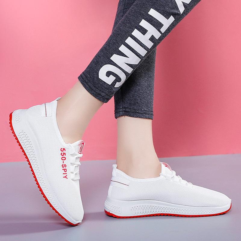 Женские спортивные туфли Flyknit, повседневные сетчатые дышащие туфли из ткани Old Beijing, легкие кроссовки со шнуровкой спереди, размеры 36-40 39 белый